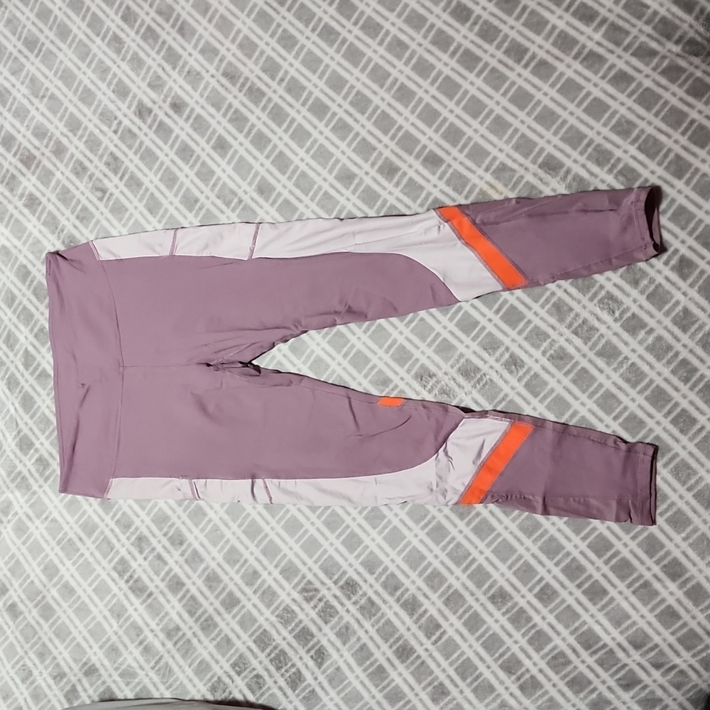 Light purple leggings